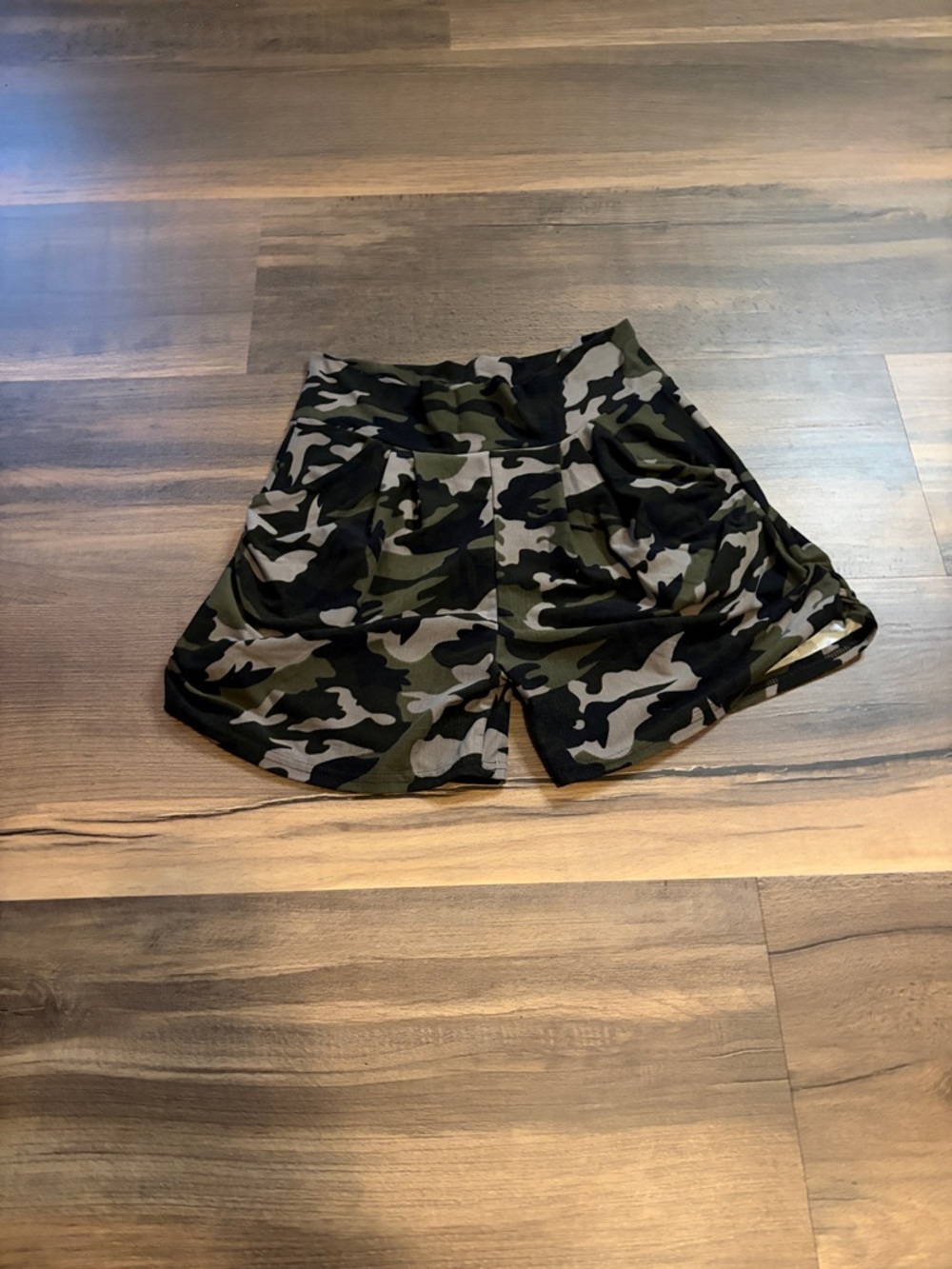 Camo Print Women's Athletic Shorts - Olive Green Size Small